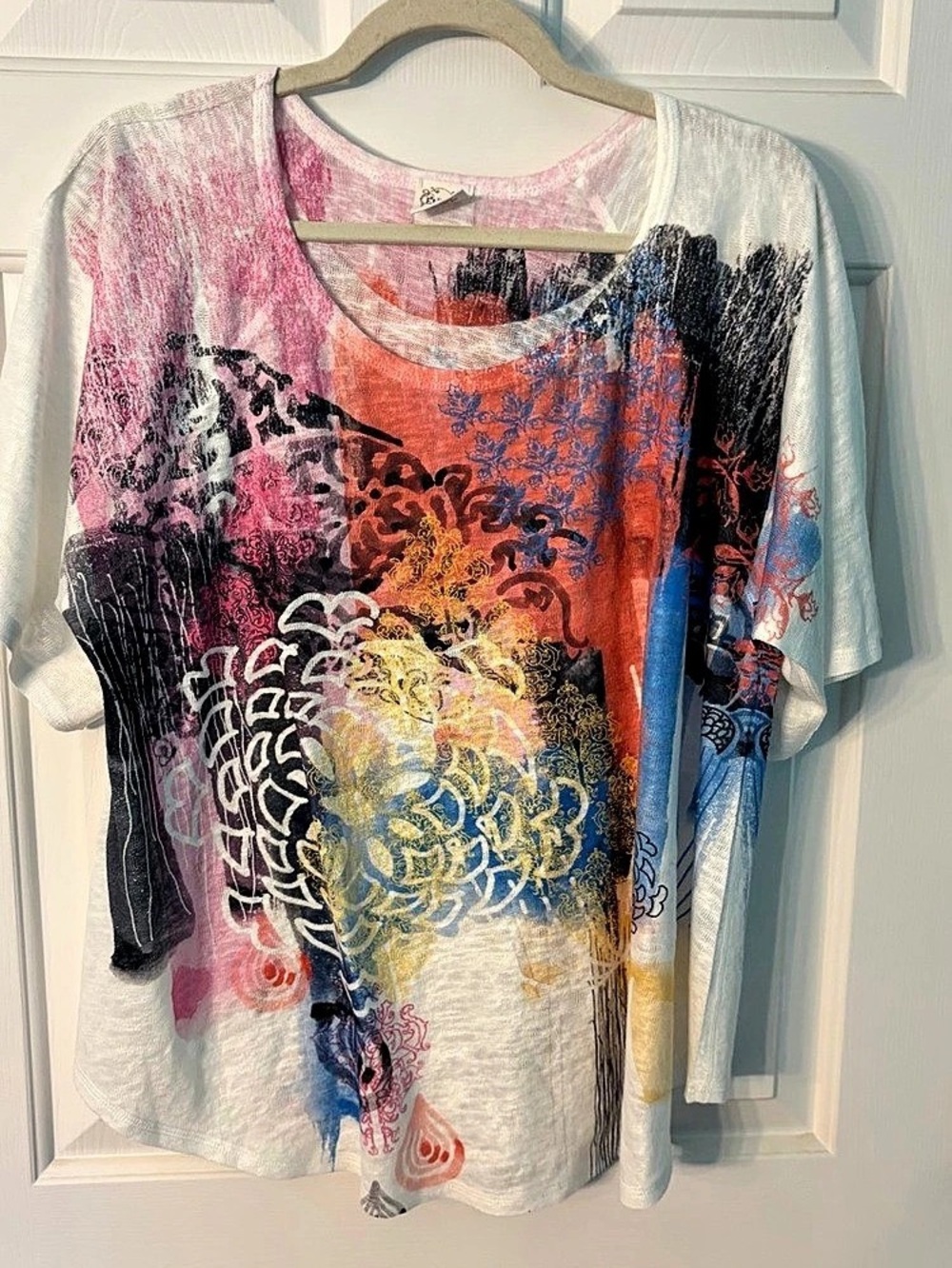 Et' Lois Abstract Short Sleeve Top in Multicolor Large Wearable Art